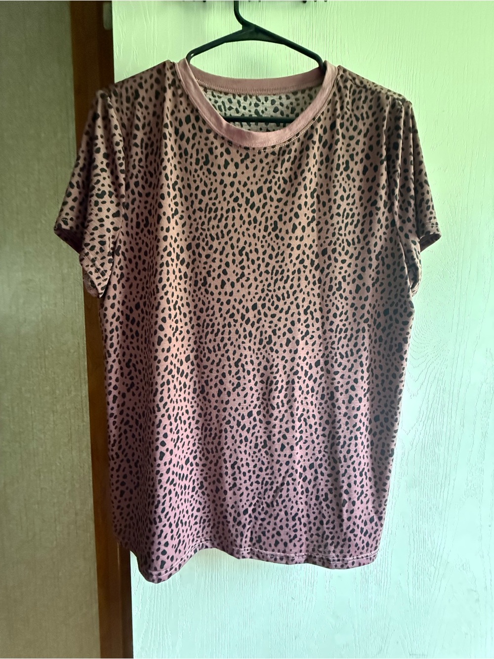 Women's Pink Leopard Print Short-Sleeve Tee